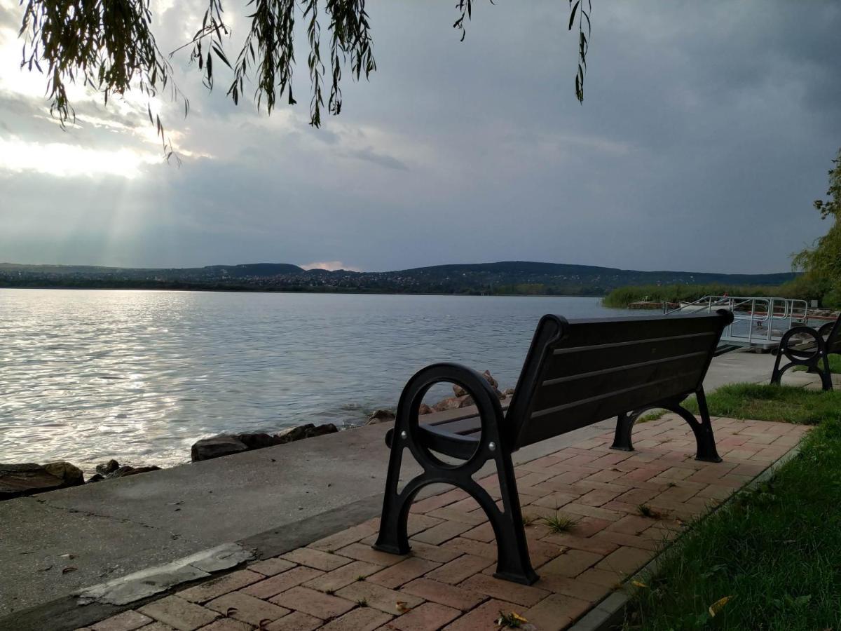 Elizabeth Vendeghaz Balatonfuzfon A Strandnal Εξωτερικό φωτογραφία